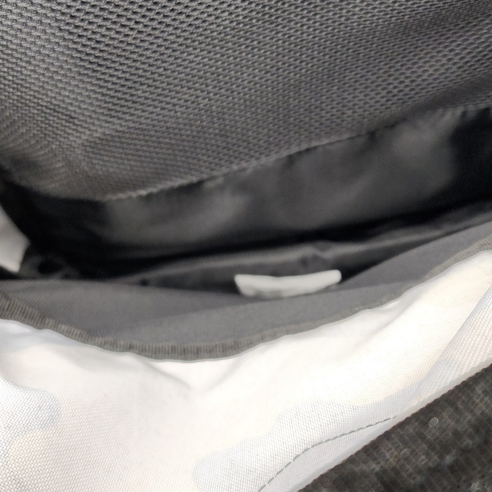 Adidas Camouflage Backpack for Youth - Picture 6 of 9